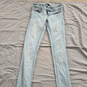 Hollister Girls Jeans size 24/31